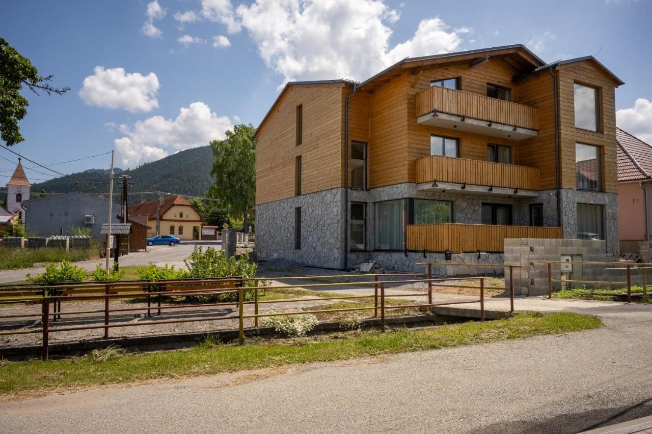 Hotel Berg Liptov Liptovský Mikuláš Exterior foto